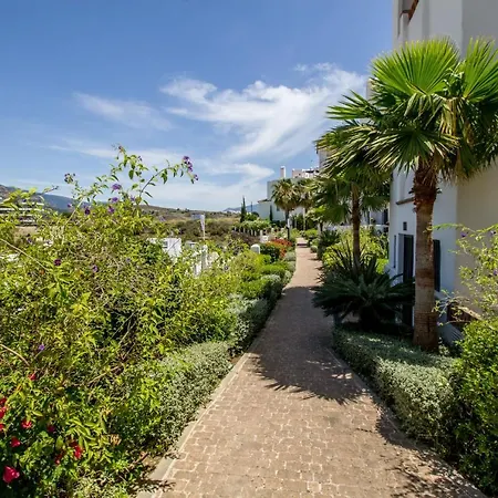 Beautiful With Seaview, Garden And Pool *