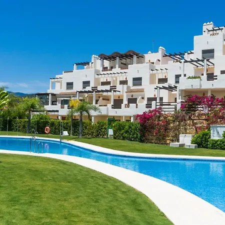 Beautiful With Seaview, Garden And Pool * Εστεπόνα